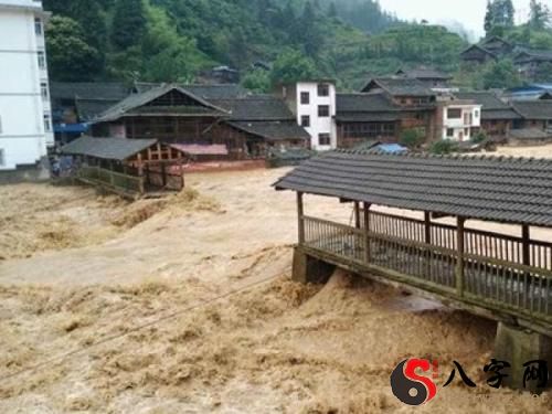 梦到洪水淹没道路